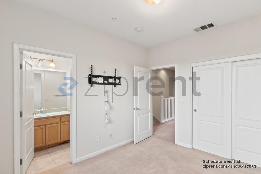 Building Photo - 2112 Sheffield Dr