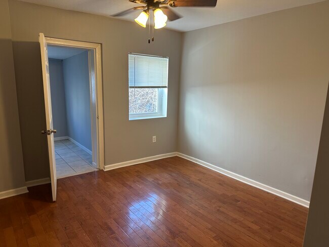 Building Photo - 1413 E Berks St