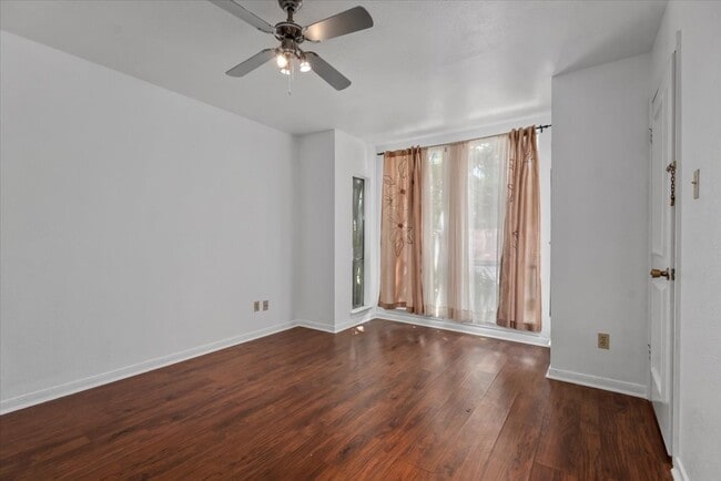 Building Photo - 13022 Hollow Brook Dr