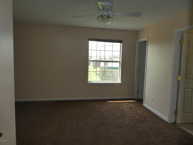 Building Photo - 1017 Crestwood St