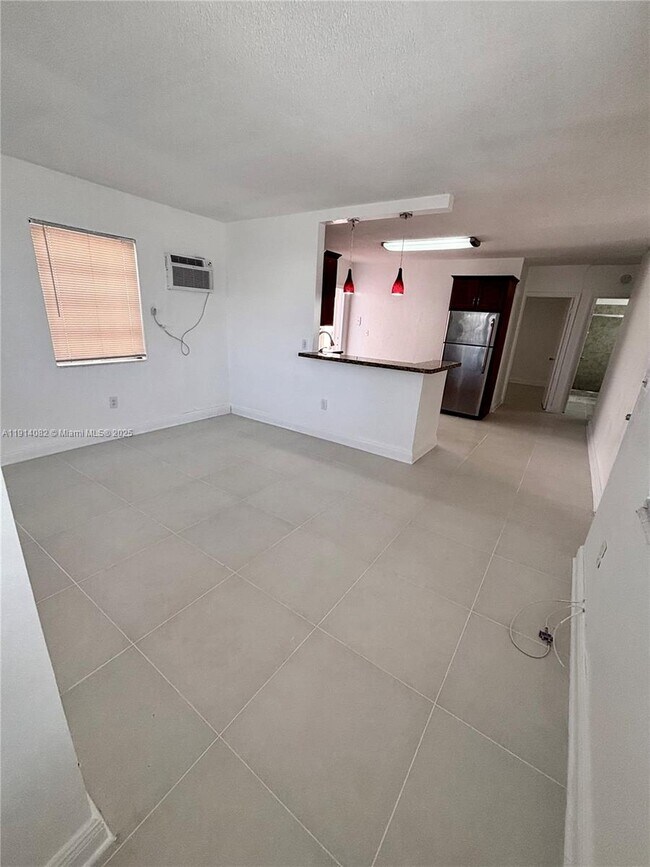 Building Photo - 2176 SW 4th St