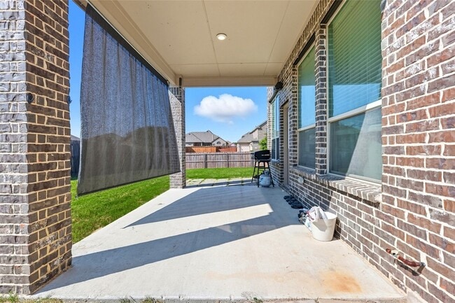 Building Photo - 717 Whippoorwill Dr