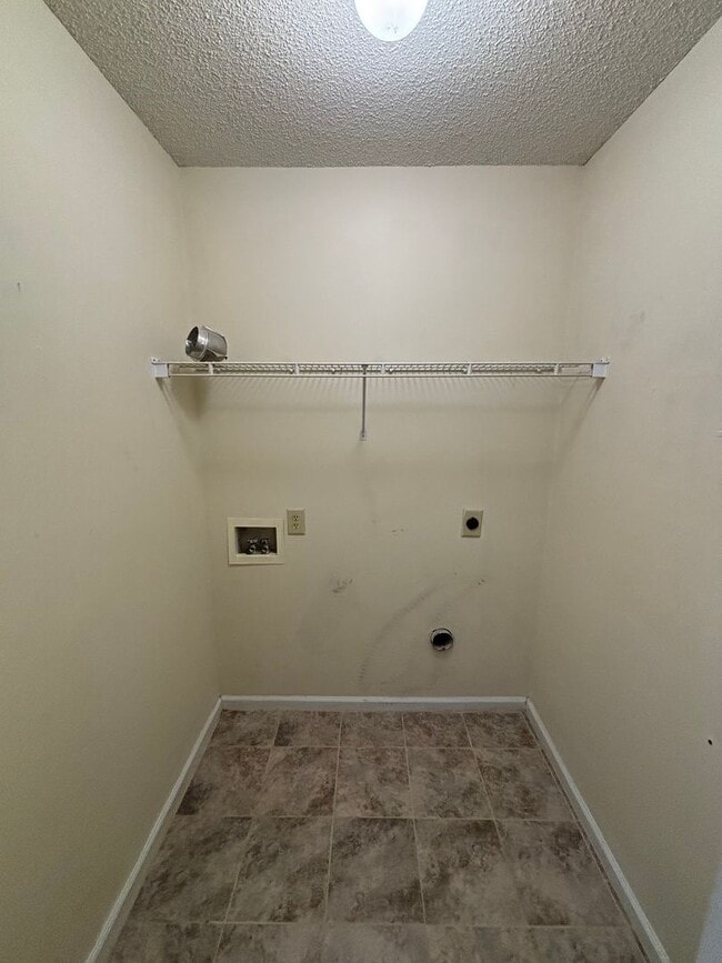 Building Photo - Cozy 3bd/2bth Condo in Powell - Minutes fo...