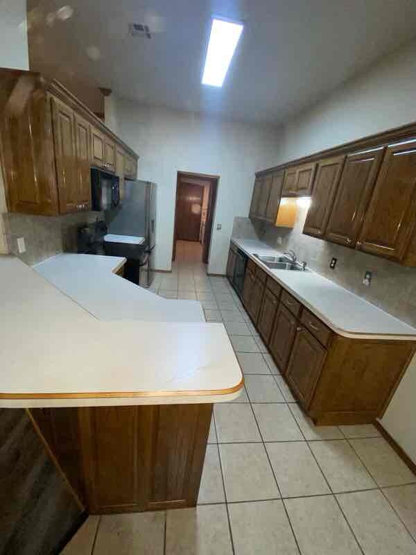 Building Photo - 2705 SE 92nd Cir
