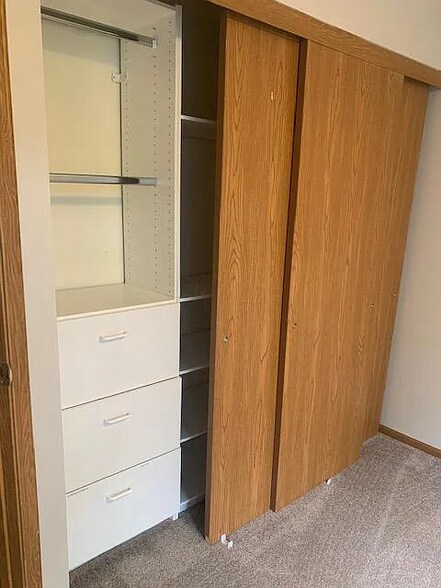 Building Photo - 5125 Singleton Dr