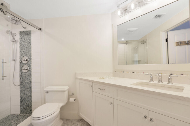 Building Photo - 221 Ocean Grande Blvd