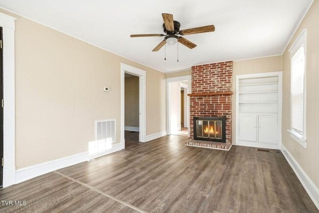 Building Photo - 1217 Kentucky Ave