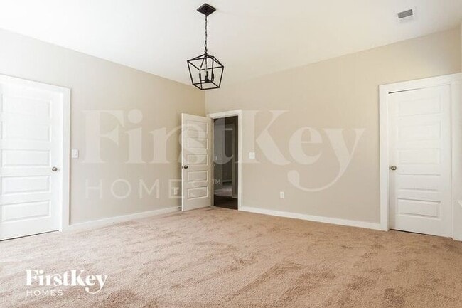 Building Photo - 671 Troubadour Ln