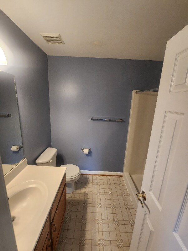 Building Photo - 2026 Windsong Dr