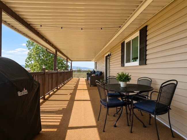 Building Photo - Caretaker Rental Opportunity – Fully Furnished Home in Historic Spring City