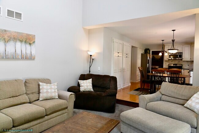 Building Photo - 251 Millington Ln