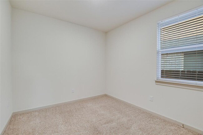 Building Photo - 2244 Alamar walk