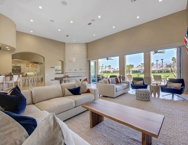 Building Photo - 81045 Golf View Dr