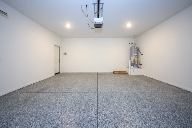 Building Photo - 7867 S Walnutview Dr
