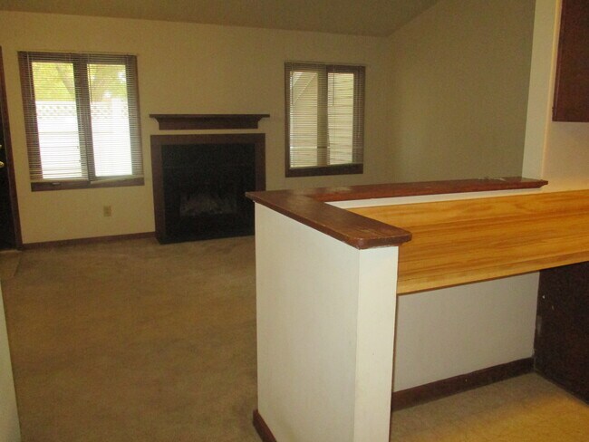 Building Photo - 1554 College Way