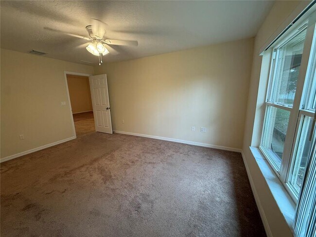 Building Photo - 11 Buttonwell Ln