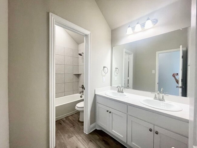Building Photo - 3002 Pronghorn Dr