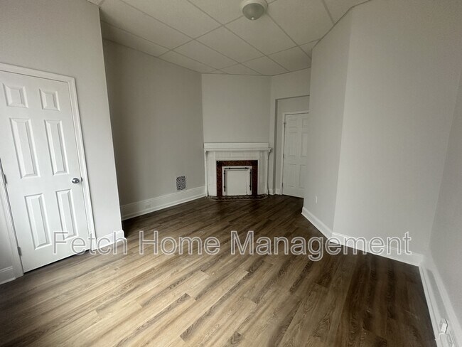 Building Photo - 117 S 10th St