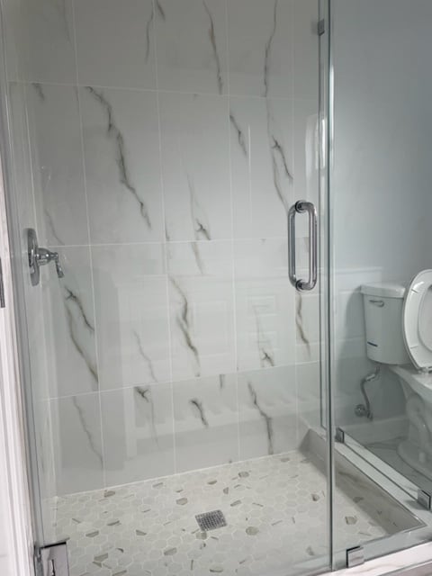 shower - 438 N Shelton St