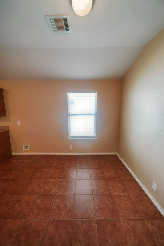 Building Photo - Cozy Home in Cibolo Valley Ranch Now Available - Realtor Commission: $500