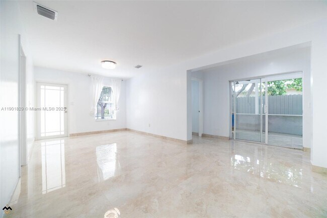 Building Photo - 12615 E Randall Park Dr