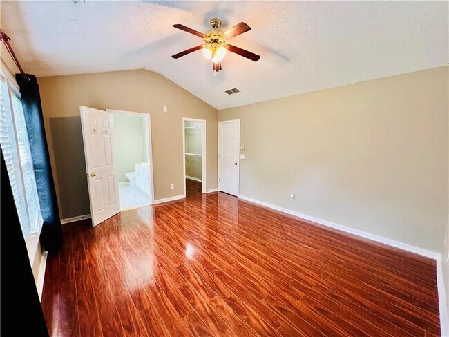 Building Photo - 391 Bass Way NW