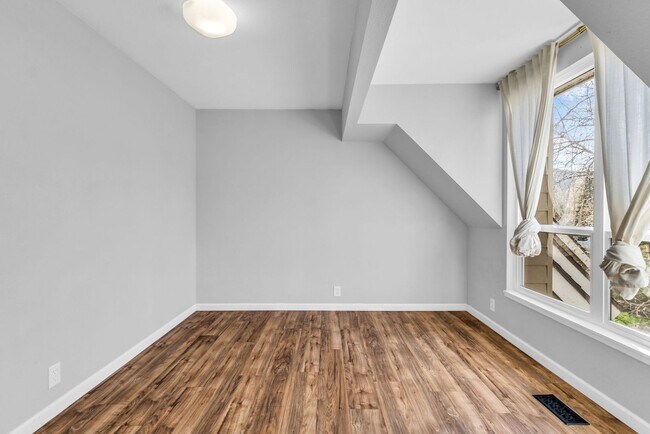 Building Photo - Park Meadows