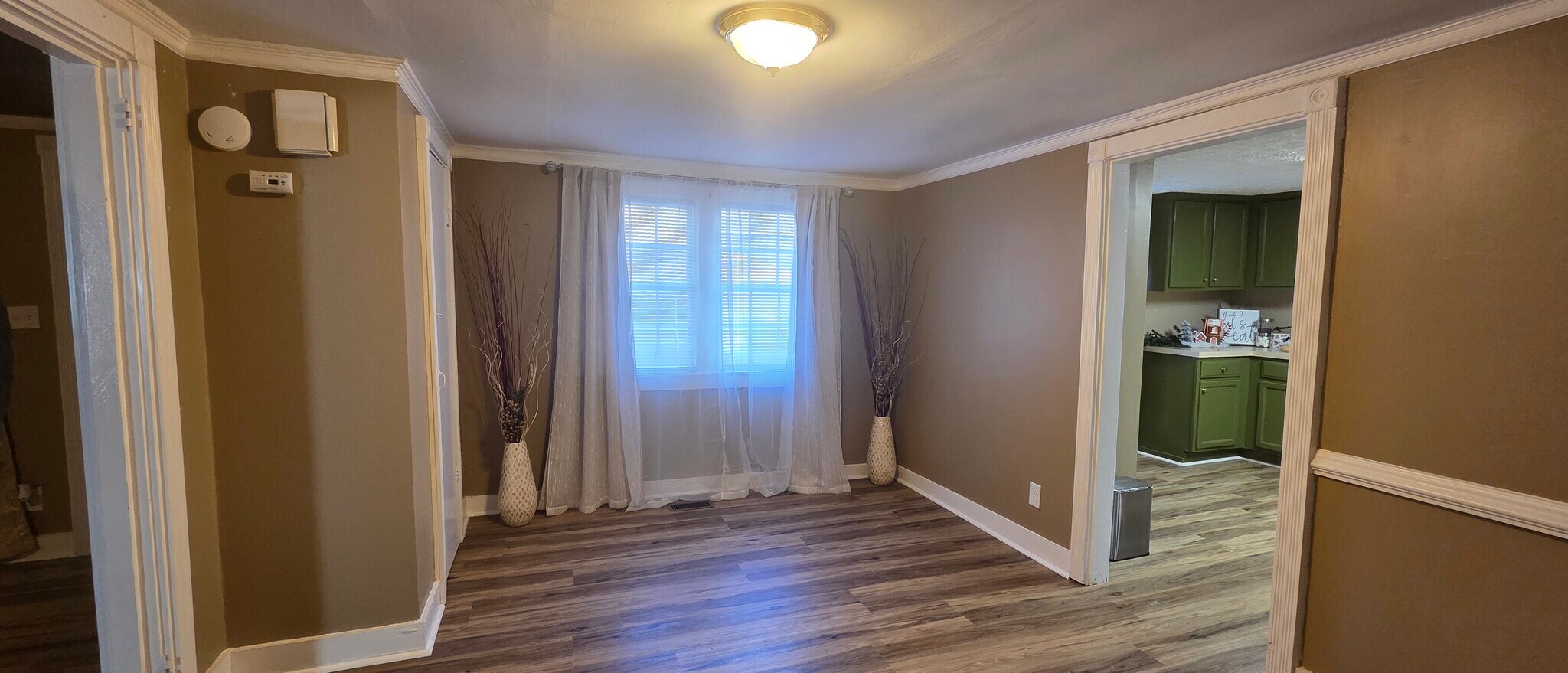 Sitting Area - 7043 S Goddard Rd