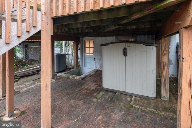 Building Photo - 1621 Thetford Rd