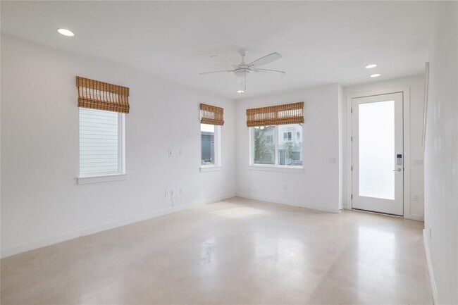 Building Photo - 1192 Sarabeth Way