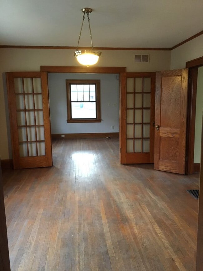 Building Photo - Great Single Family Just East of Massachus...