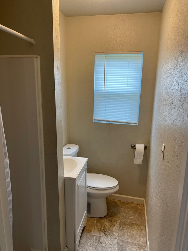 Building Photo - 8185 Center Dr