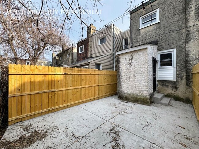 Building Photo - 1619 W Toronto St