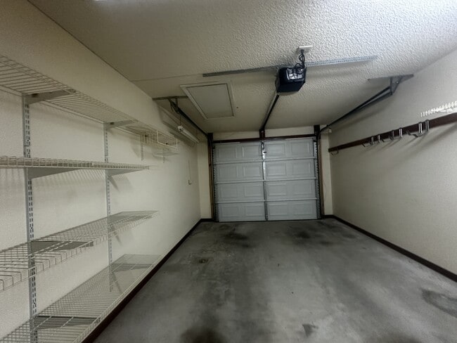 Building Photo - 11150 SW 76th Ave