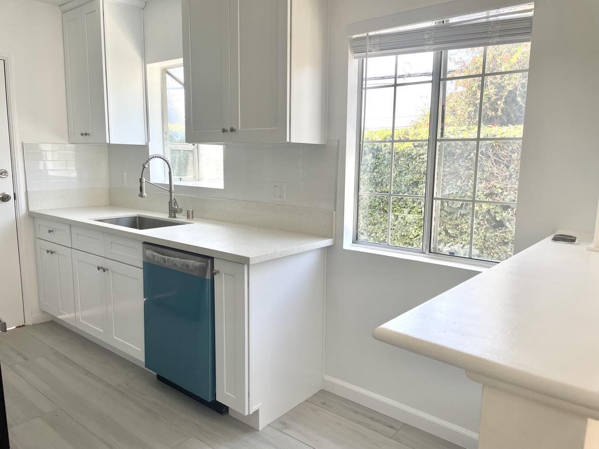 kitchen - 3408 Pearl St