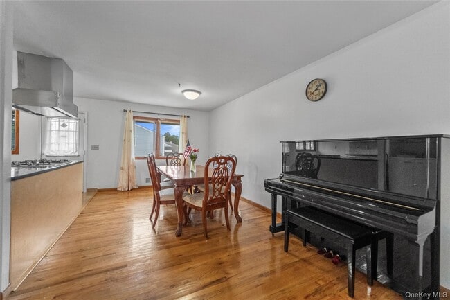 Building Photo - 35 Westwind Rd
