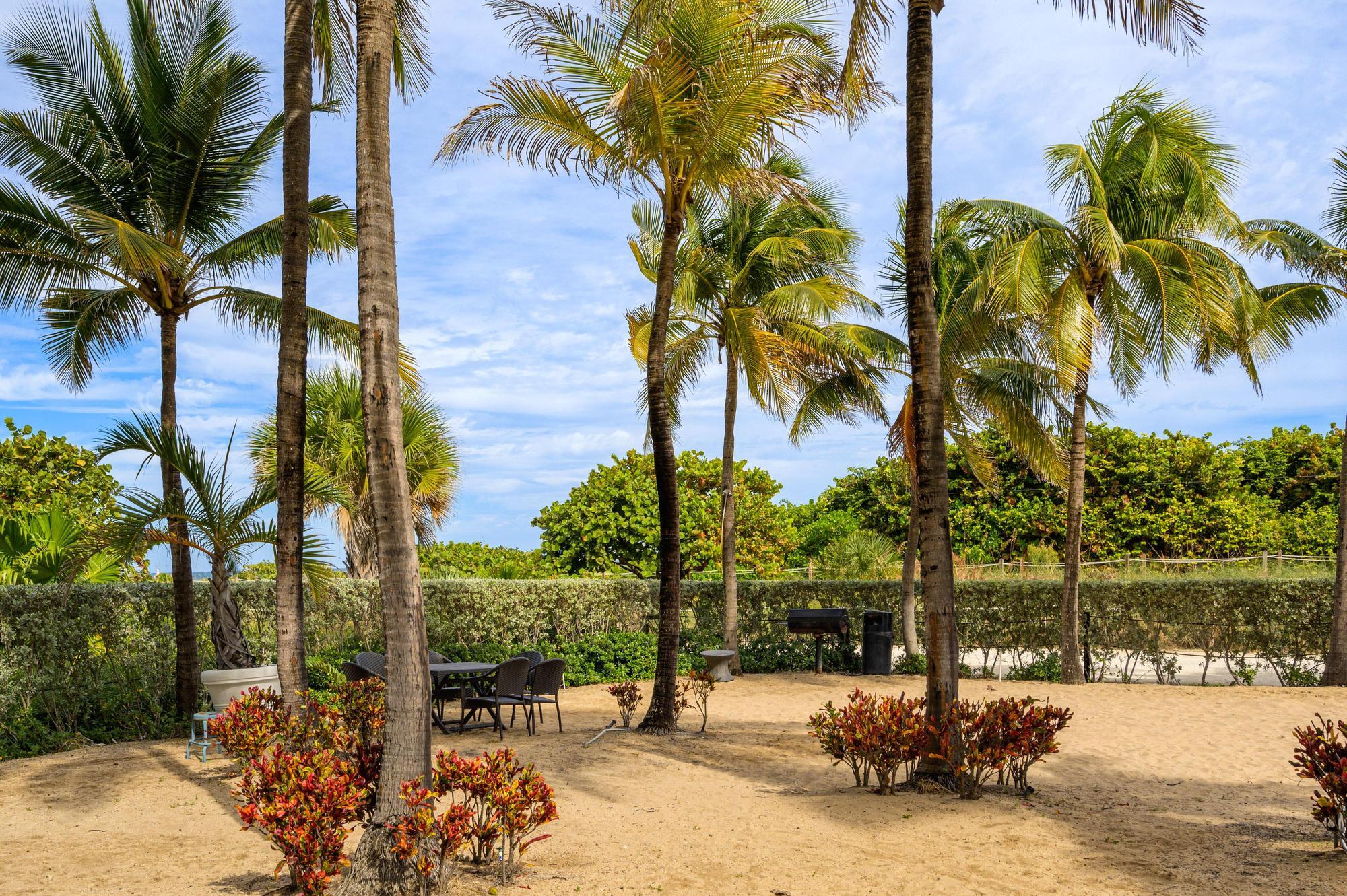 Building Photo - 9172 Collins Ave