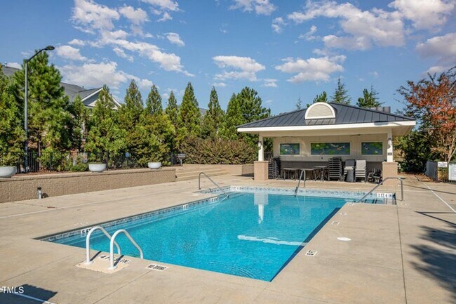 Building Photo - Prime Davis Park Location! Move-In Ready 2...
