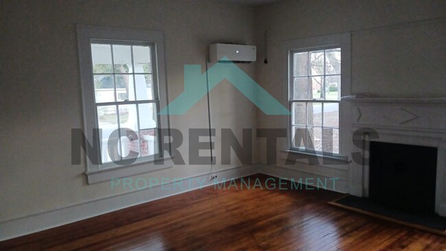 Building Photo - 307 N Parker St