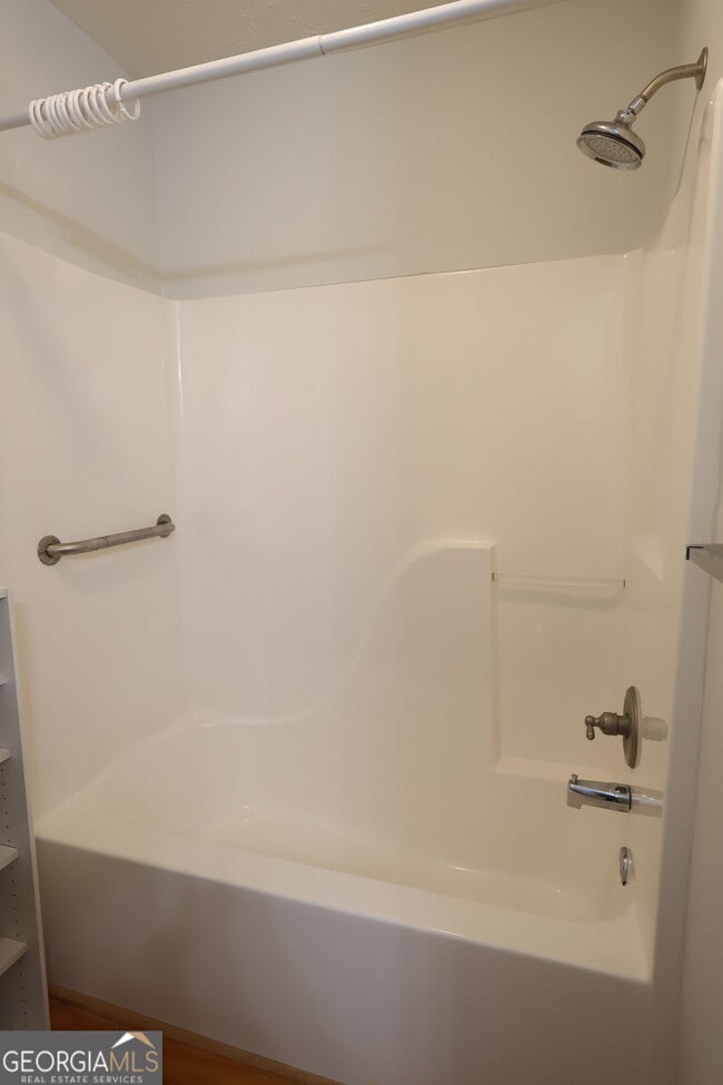 Building Photo - 217 Mountain View St