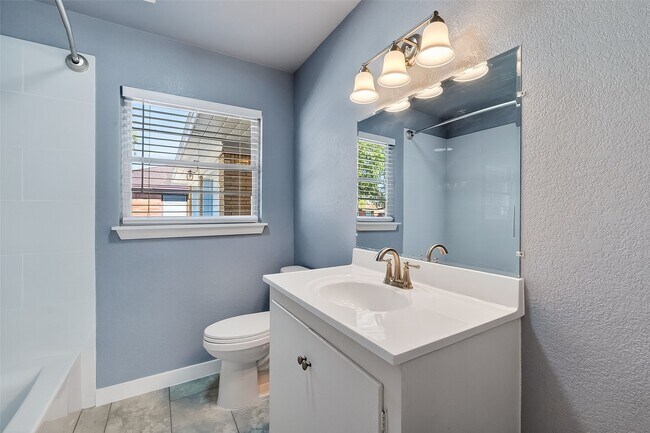 Building Photo - 1205 Alpha Dr