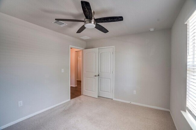 Building Photo - 13804 Cantarra Dr