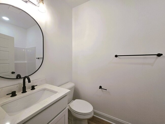 Building Photo - Beautiful new built three-bedroom, two-bat...