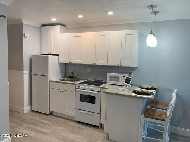 Building Photo - 3727 S Atlantic Ave