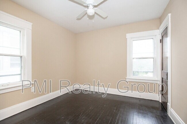Building Photo - 888 Evangeline Rd