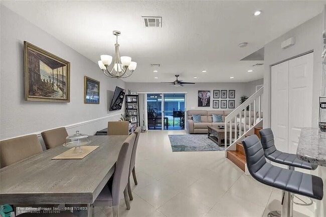 Primary Photo - 1142 SW 44th Way