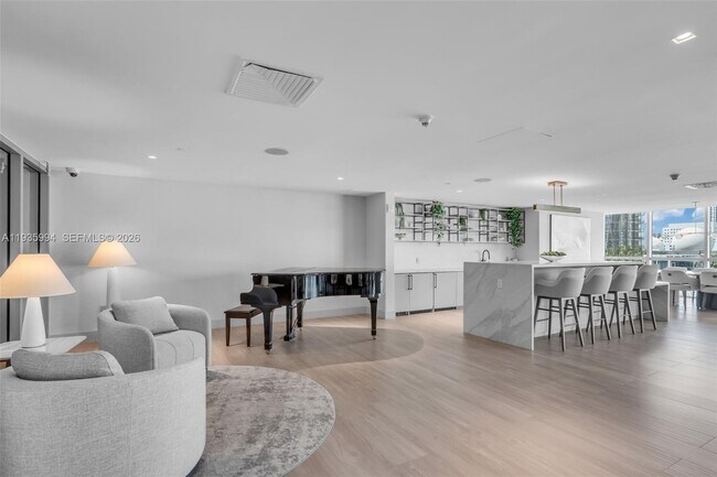 Building Photo - 900 Biscayne Blvd