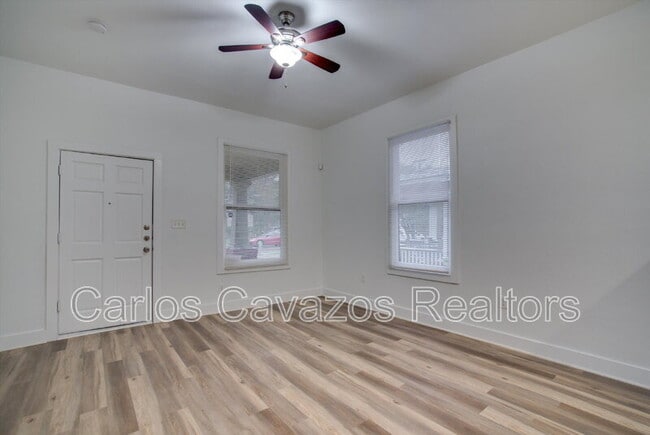 Building Photo - 5513 Victor St