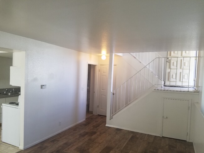 Building Photo - 311 N 100 E