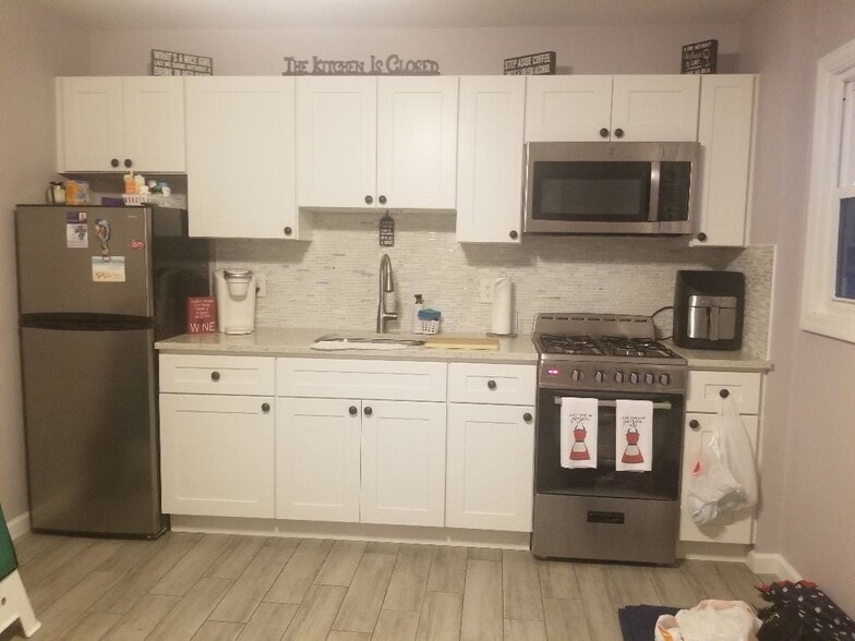 Building Photo - 456 Lincoln Blvd